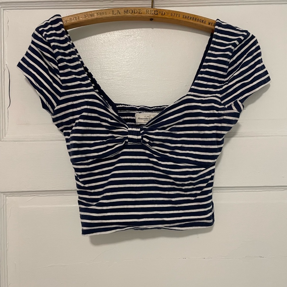 ABERCROMBIE CROP TOP
